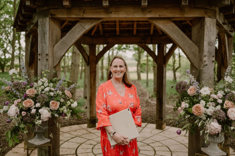 Stratton court barn wedding Anne Letournel 162 768x511